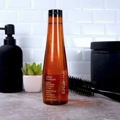 Shu Uemura Art Of Hair Urban Moisture Shampoo 300ml -Shu Uemura Art Of Hair-butikk e350df18 c5aa 43e2 b7ae 81c0ce4b4386 7